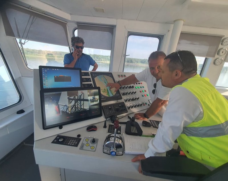 Imagini noi cu scufundarea celor patru barje în Dunăre. Cine sunt căpitanii care au ajutat la operațiune