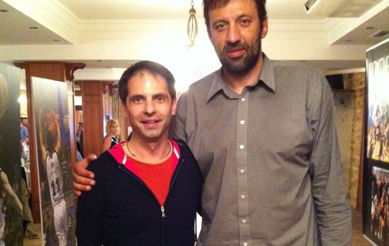 Dan Negru a dat nas în nas cu fostul baschetbalist Vlade Divac, la Belgrad
