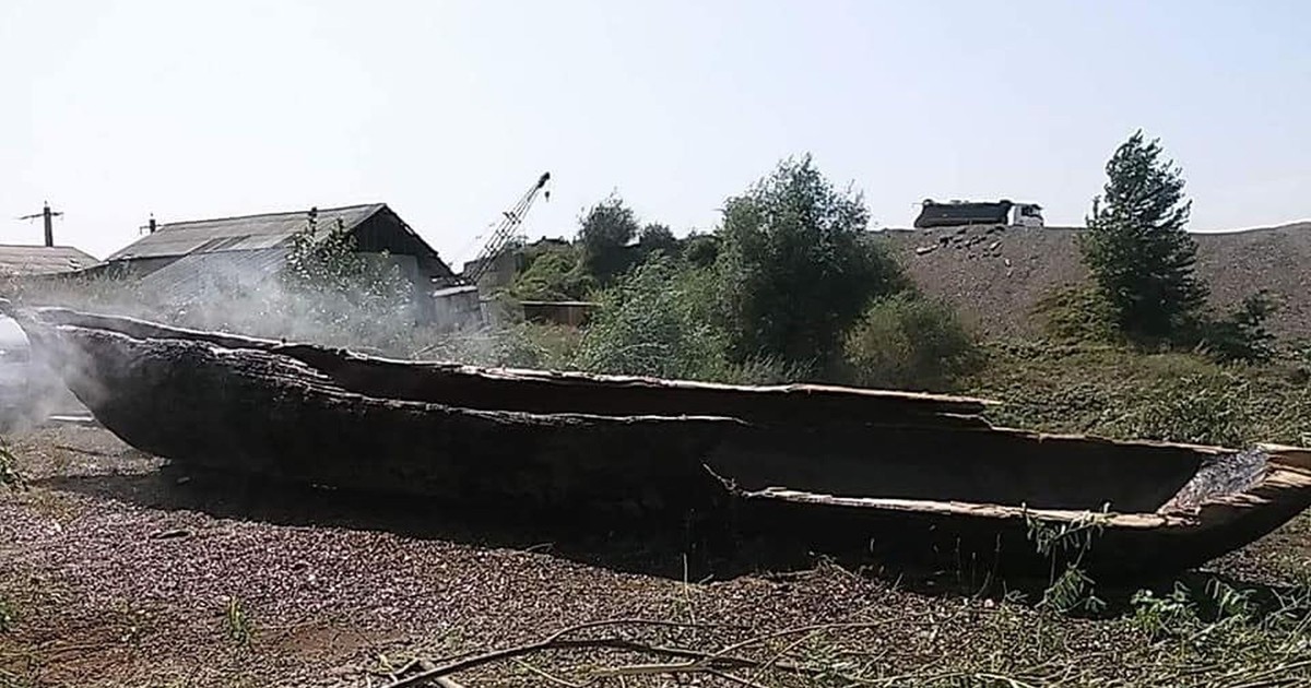 Un vestigiu arheologic de importanță maximă, descoperit de sătenii din Miroslovești, Iași. Barca este din perioada medievală
