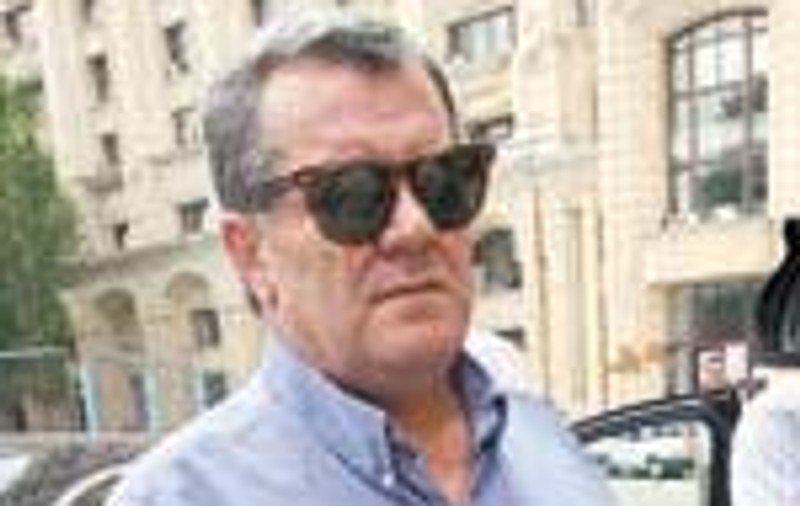 A spart geamul si a tras!
