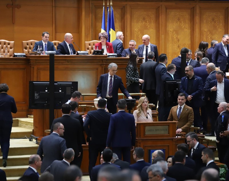 Guvernul Ciolacu 2, învestit după audieri- fulger. Puterea a tremurat până în ultimul moment. Ce nu s-a văzut la televizor | Reportaj