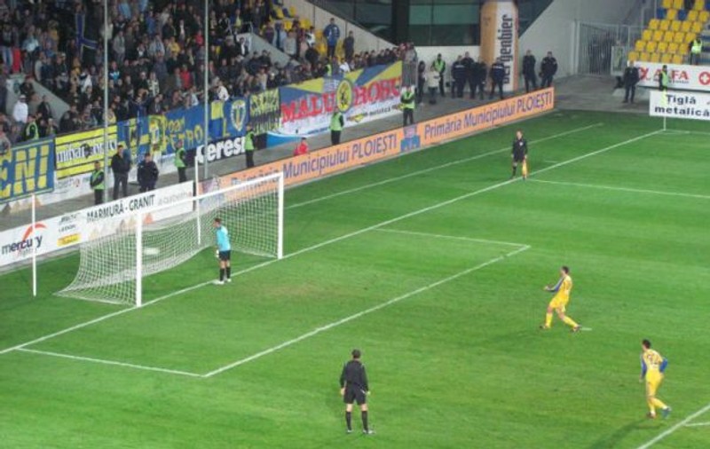 Chivulete jr revine la ”locul faptei” după patru ani.  În 2011, a condus Petrolul - Voința Sibiu, când portarul oaspeților s-a întors cu fundul la un penalty, iar trupa de pe Cibin a vrut să se retragă de pe teren. Ultima oară ”a comis-o” pentru Voluntari!
