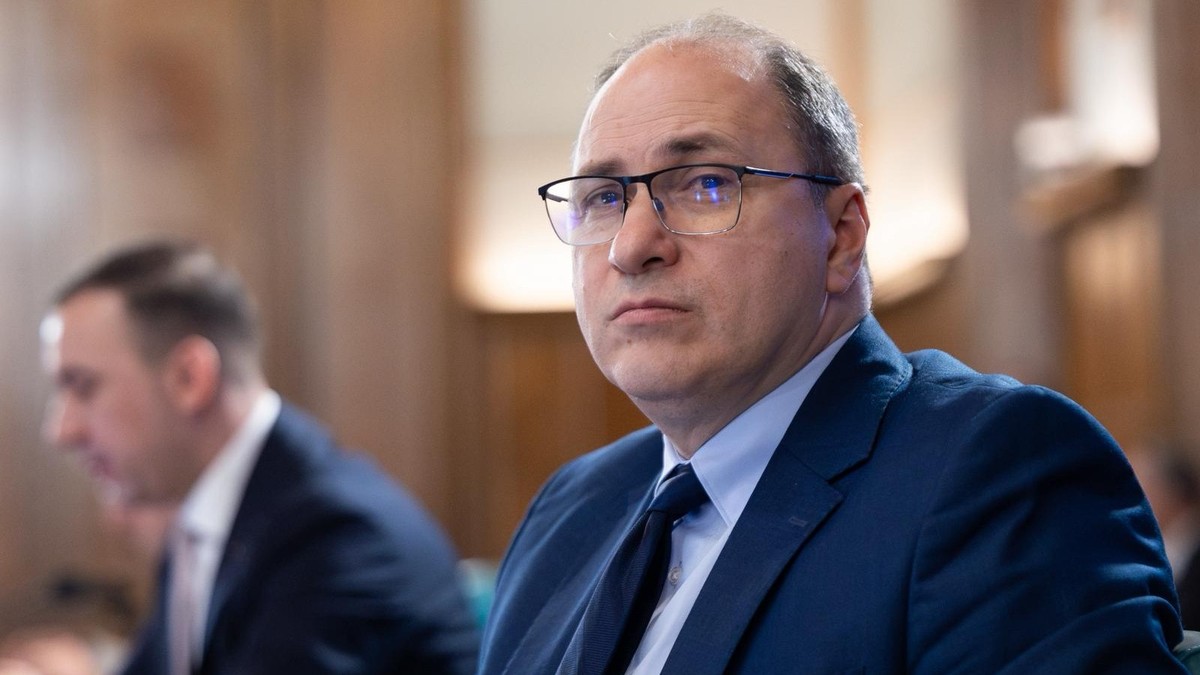 Ministrul Educației, Mihai Dimian, a analizat rezultatele elevilor români la PISA 2025, iar concluzia este clară: avem multe de recuperat, dar avem și soluții. Foto: edu.ro