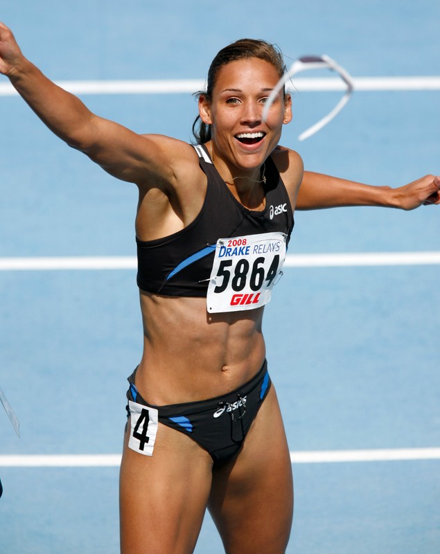 Lolo Jones, virgina care stă lipită de rețelele de socializare / GALERIE FOTO