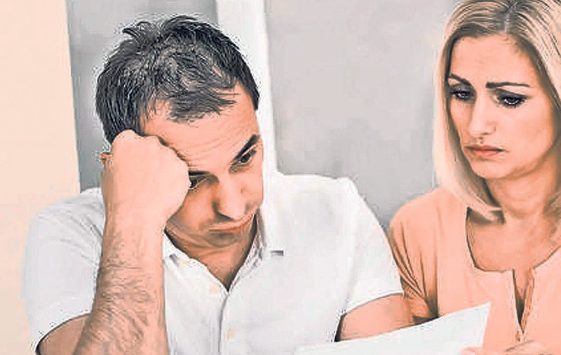 Suntem datori vânduţi! Peste jumătate de milion de români au restanţe la rate
