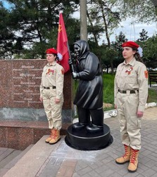 În orașul Mariupol, acum ocupat de ruși, s-a realizat o statuie după imaginea Annei
