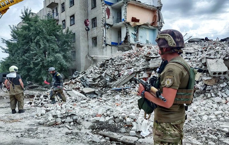 LIVETEXT Război în Ucraina, ziua 143 | Alertă aeriană în aproape toată Ucraina. Rușii au bombardat orașe din regiunile Doneţk și Cerkasî