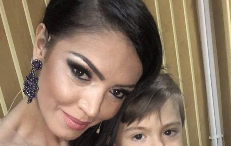 Andreea Mantea și-a filmat fiul în timp ce dansa. Fanii s-au amuzat copios. “Antitalent. Aşa mama, aşa fiu”