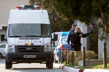Elena Udrea pleaca din sediul DNA dupa confruntarea cu deduntatorii ei in dosarul Gala Bute, joi, 19 martie 2015, Bucuresti.
