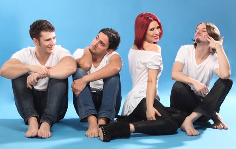 Cristina, ex Impact, revine în forţă pe scenă