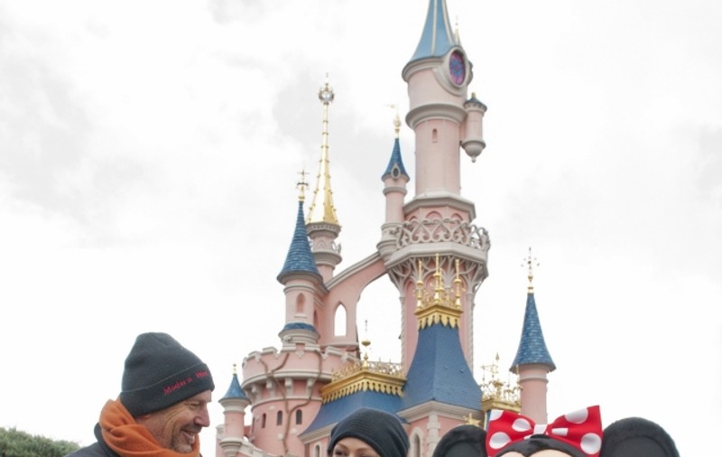 Kevin Costner, cu familia la DisneyLand. Cum arată soţia actorului - FOTO
