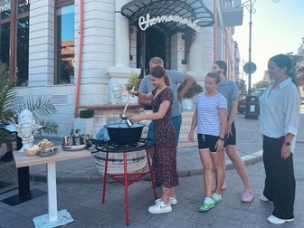 Restaurantul Chernomorka din Piața Ovidiu, Constanța | Foto: Facebook Chernomorka