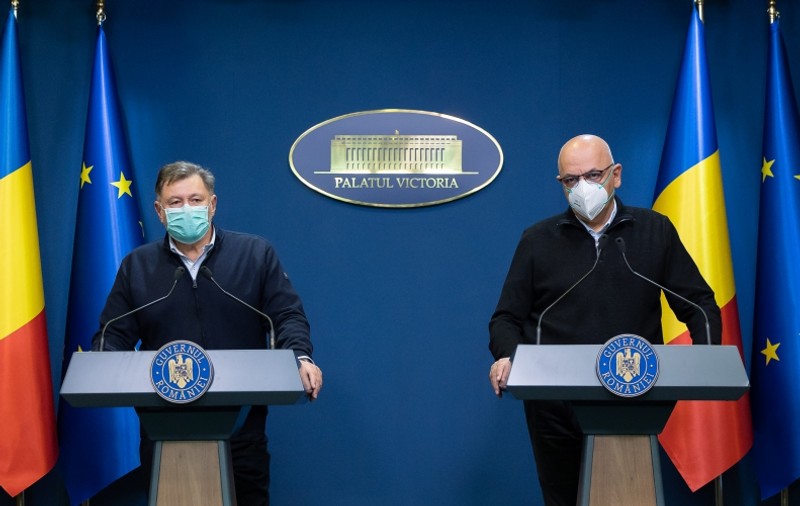 Restricții la intrarea în România, după apariția Omicron: test PCR obligatoriu și carantină pentru nevaccinați