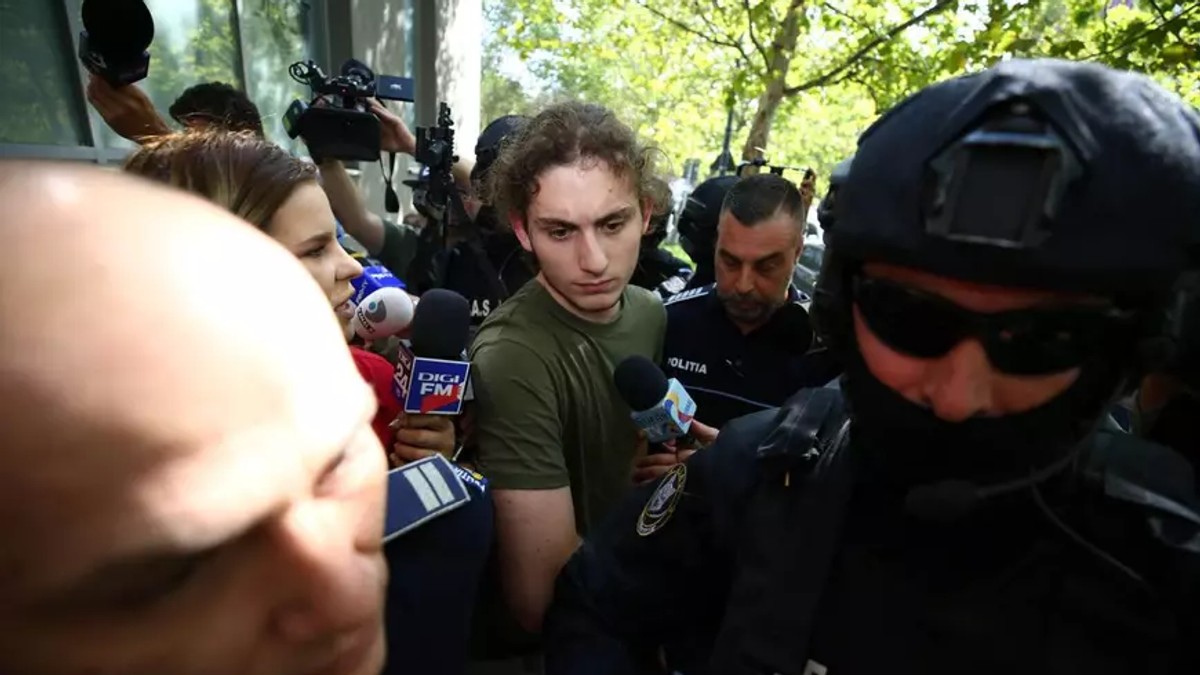 VIDEO Vlad Pascu a recunoscut toate faptele și i se vor reduce limitele de pedeapsă. Familiile victimelor vor închisoare pe viață pentru el