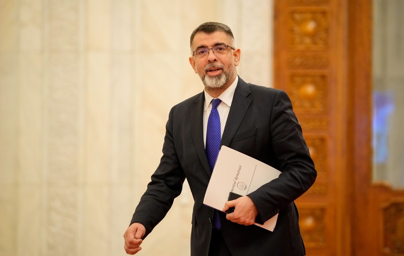 Cum a modificat senatorul Robert Cazanciuc legea drogurilor la volan: s-a „pastilat”cu Nurofen