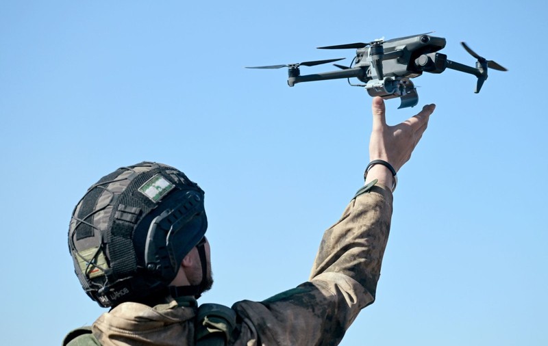 China și Rusia pot spiona și asasina neobservate cu drone de mărimea unor insecte, avertizează un fost specialist Google