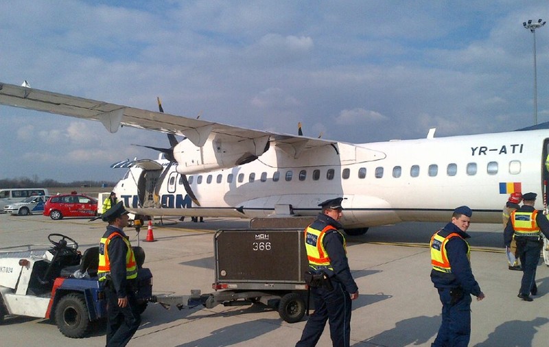 Alertă cu bombă pe aeroportul din Los Angeles. Un avion de pasageri a fost percheziționat