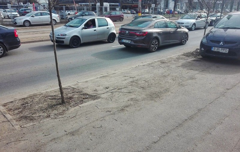 #salvatipipera| Cum arată trotuarul din Pipera dupa iarnă - FOTO