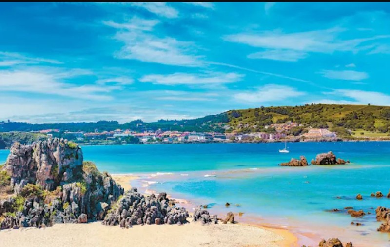 Cel mai frumos sat de Crăciun din Europa în 2025 este situat la mare: „Plajă, nu zăpadă!”. Cea mai frumoasă capitală și cel mai frumos oraș de Crăciun