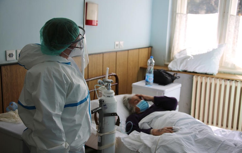 52 de oameni de la un centru pentru persoane vârstnice din Dâmbovița, confirmate cu coronavirus. Tot acolo a fost înregistrat și un deces
