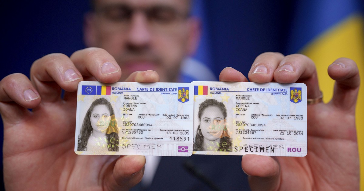 În poza pentru actele de identitate este interzis să zâmbești.