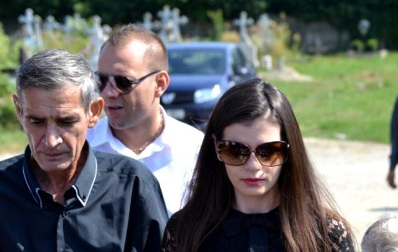 Cum a ajuns să arate acum tatăl Monicăi Gabor. S-a mutat în Bacău și este grav bolnav