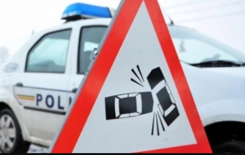 O mașină de poliție a fost implicată într-un accident în capitală