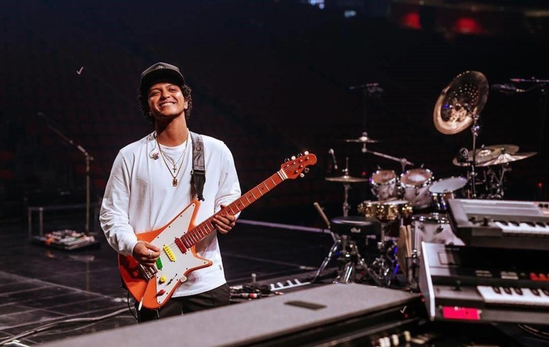 Câți bani a cheltuit Bruno Mars pentru opt ceasuri de lux. Pe toate le-a făcut cadou