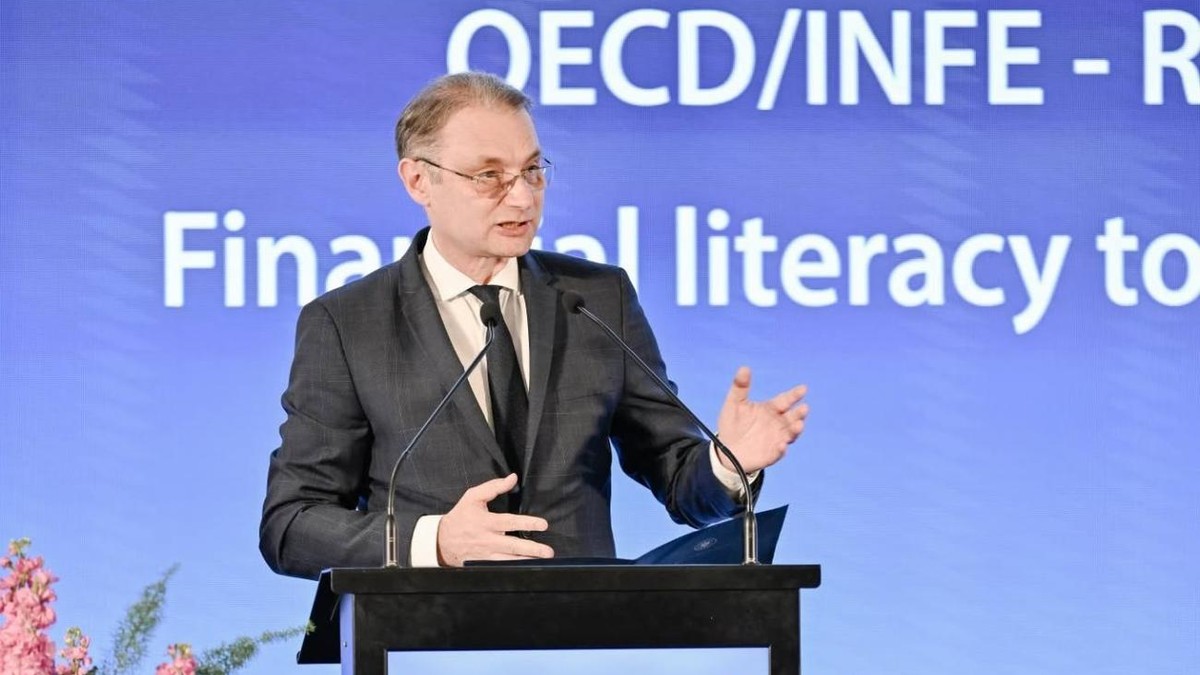 Cine este Luca Niculescu, propunerea de ministru de Externe în Guvernul lui Eugen Tomac