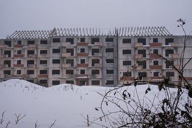 Blocurile celuilalt proprietar. Locuitorii le numesc „blocurile neacoperite”