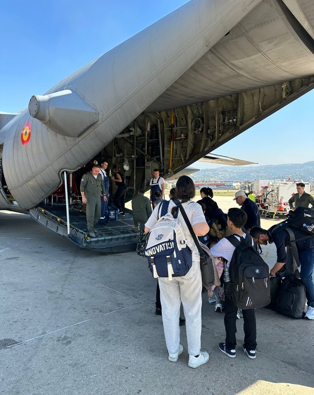 Încă 74 de cetățeni români și membri de familie au fost repatriați din Liban, anunță MAE