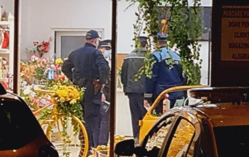 Șapte preoți au fost amendați după ce au fost surprinși într-un restaurant din Bârlad, aflat în scenariul roșu. „Eram la o sfințire de sală”