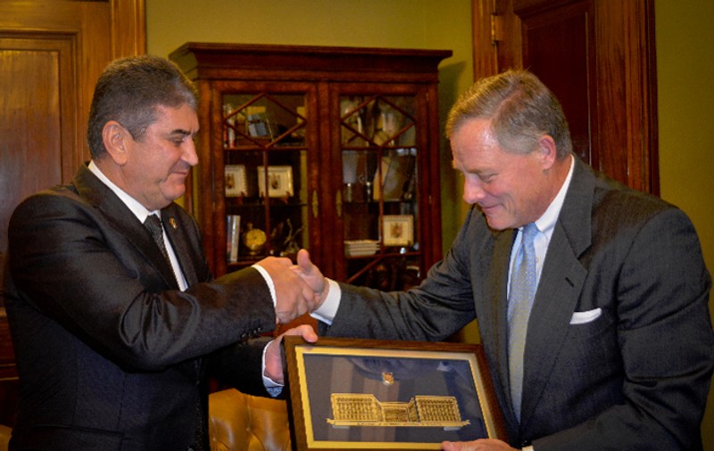 Ministrul Oprea s-a întânit cu senatorul american Richard Burr