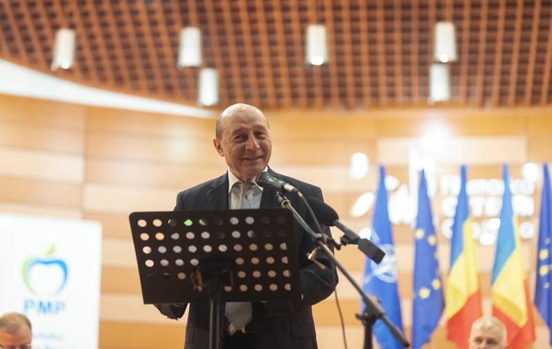 Băsescu: ”Orice nărod din fruntea PSD spune "v-am băgat bani în buzunar", dar populația are nevoie de dezvoltarea țării