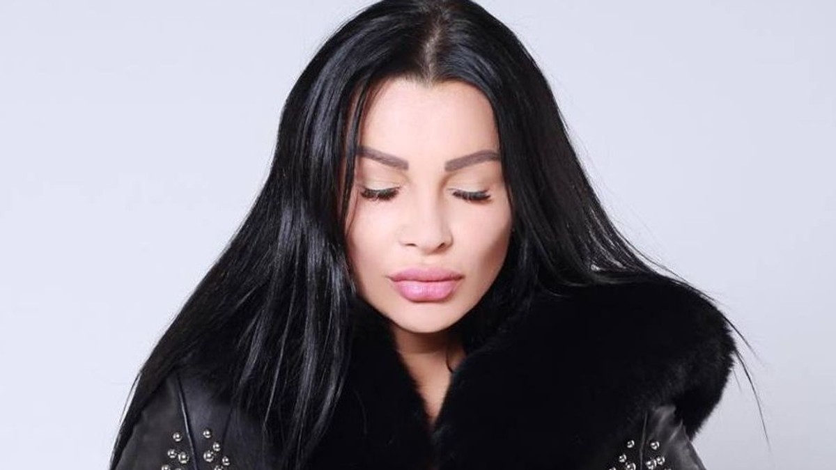 Brigitte Sfăt, în cea mai provocatoare ținută. A înflorit de când iubește din nou | FOTO