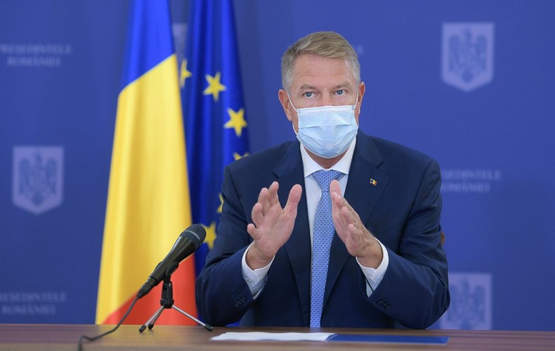 Întrebat de Libertatea dacă nu-și reproșează că s-a preocupat mai mult de PSD și de politică electorală decât de COVID-19, Klaus Iohannis a comparat PSD cu virusul ca periculozitate