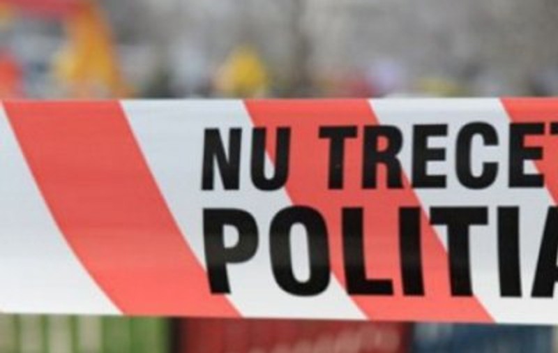 Descoperire MACABRĂ! CADAVRUL unei femei, găsit sub terasa unui hotel