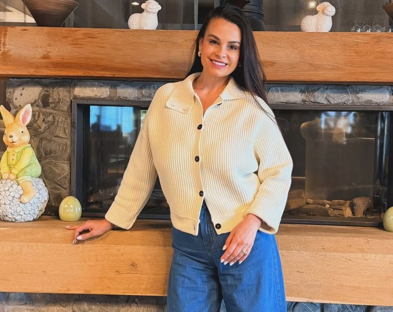 Anca Serea, noi imagini din casa în care locuiește cu Adi Sînă: „Are șapte dormitoare și șapte băi”. Cum arată vila de lux