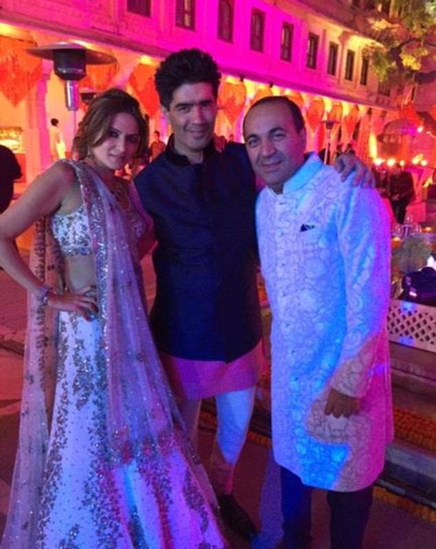 După despărțirea de pilotul Lewis Hamilton, Nicole Scherziger a ajuns să cânte la nunți! / GALERIE FOTO