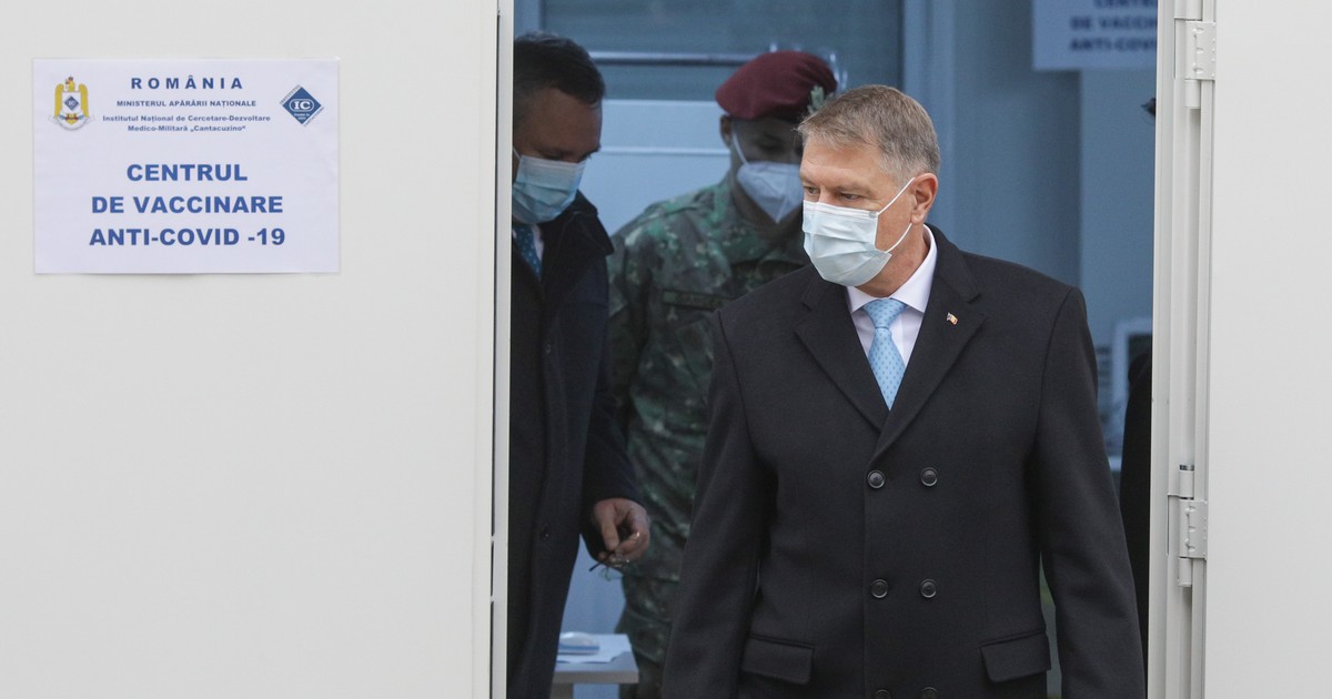 Președintele Klaus Iohannis a vizitat Institutul Cantacuzino, unde vor fi stocate vaccinurile anti-COVID (Foto Inquam Photos Octav Ganea)
