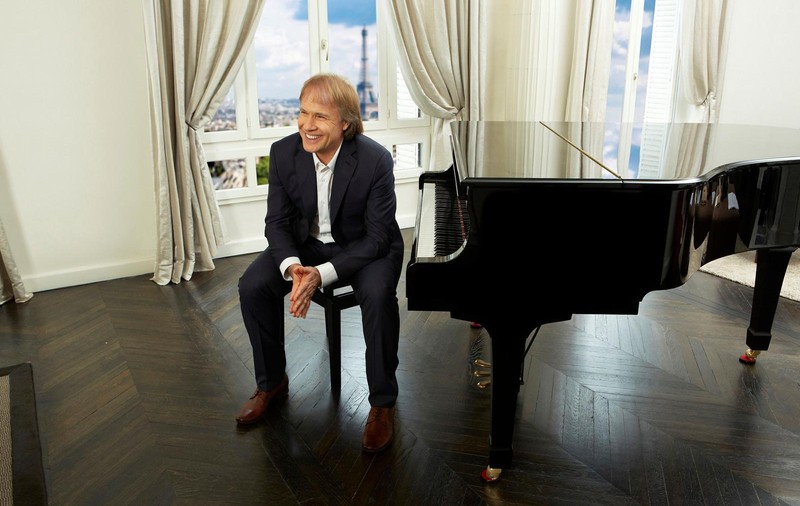 Richard Clayderman, artistul de Cartea Recordurilor, revine în România. Cât costă biletele la concertul celui mai de succes pianist al lumii