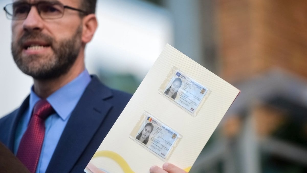 Așa arată cartea electronică de identitate