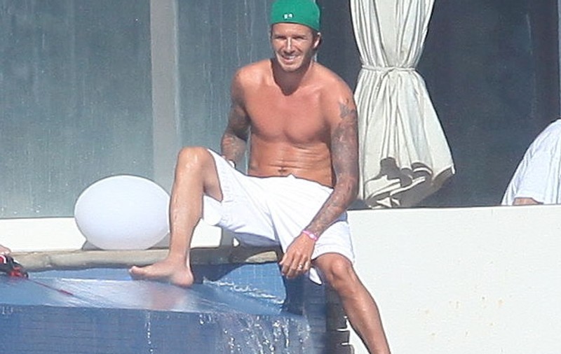 Video | David Beckham, surprins când ieşea de la un salon de masaj erotic
