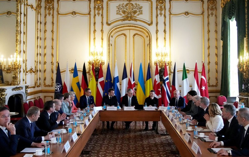 Cine sunt liderii mondiali cel mai bine plătiți. Surpriza de pe locul 1