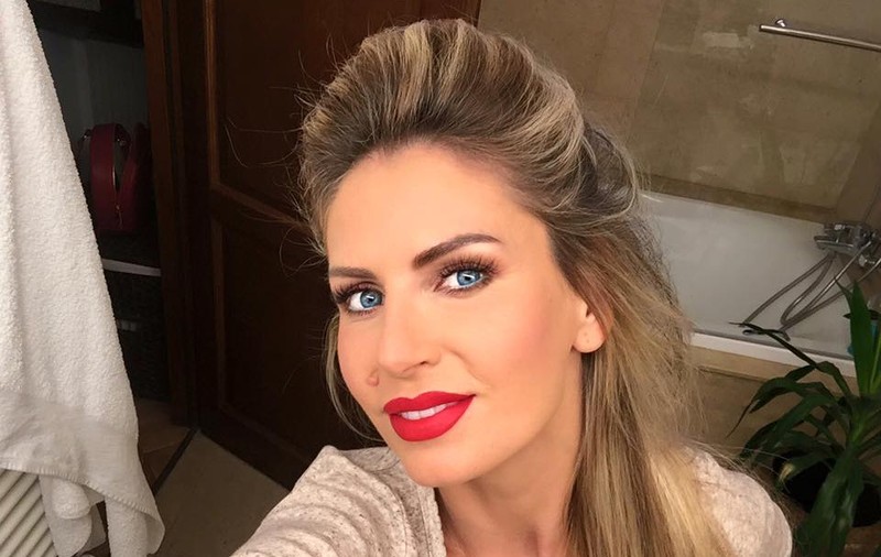 Andreea Bănică şi Adi Sînă lansează "Flori de busuioc"!