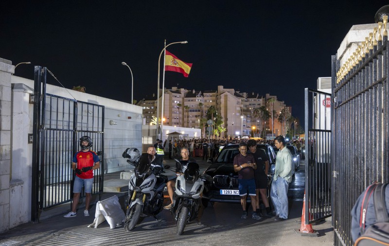 Gardul de frontieră care separa Gibraltar și Spania a fost scos, într-un moment istoric: „Ultimul zid din Europa a căzut”