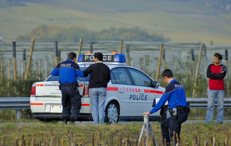 Un ucrainean a fost împins de colegul lui în fața trenului și a murit, în Elveția