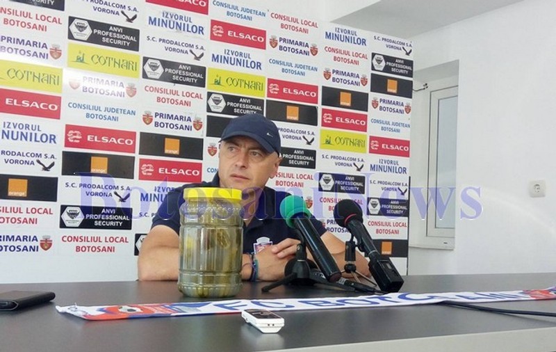 Liga Campionilor: Steaua - Manchester City 0-5. Leo Grozavu s-a prezentat la conferința de presă cu borcanul de murături!
