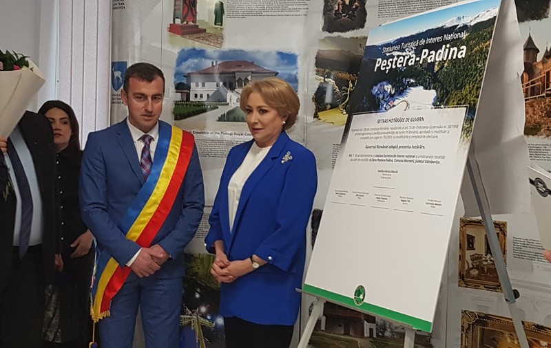 UPDATE. Premierul Viorica Dăncilă, vizită oficială în Dâmbovița; Autoritățile locale s-au plâns de starea infrastructurii și au cerut mall și stadion în Tâtrgoviște (FOTO)