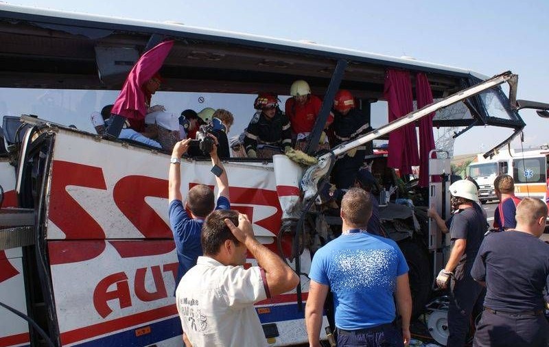 Accident grav la Sibiu! Un autocar s-a răsturnat pe DN1 